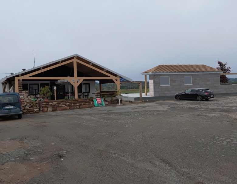 CrÃ©ation d'une terrasse d'Ã©tÃ© au restaurant de l'aÃ©rodrome de Chaux