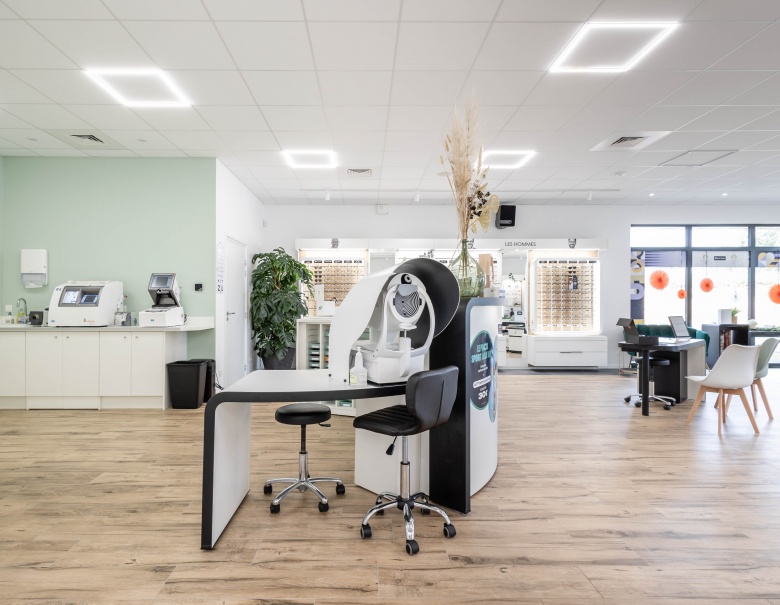 RÉHABILITATION D’UNE CELLULE COMMERCIALE EN MAGASIN OPTIC 2000